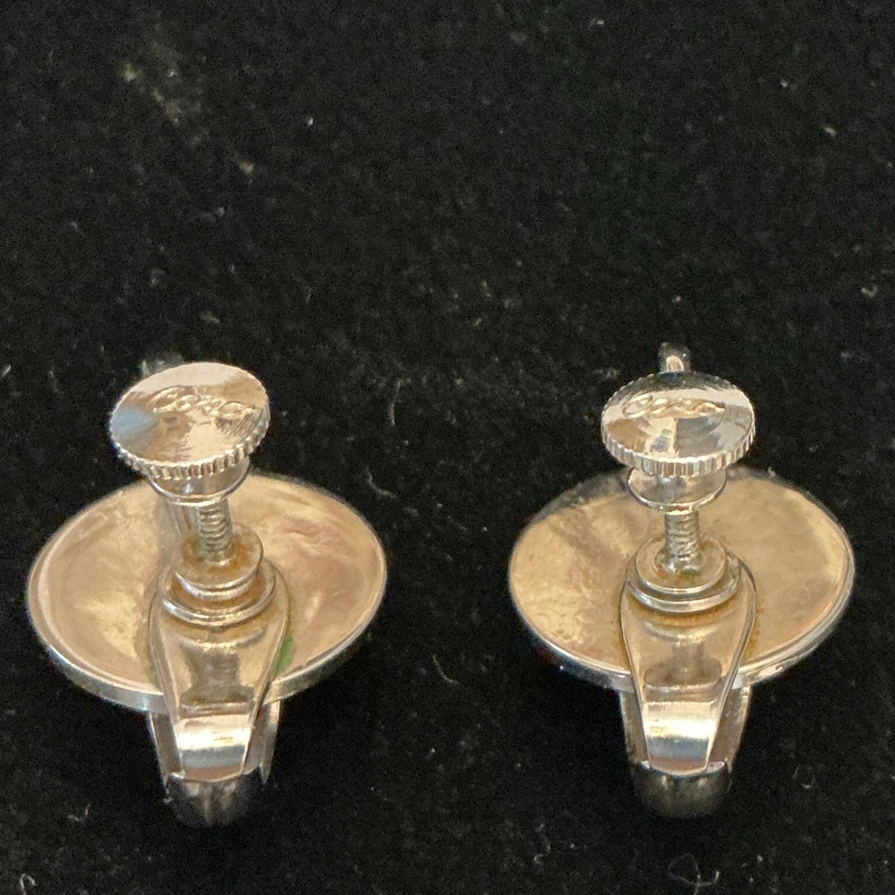 Coro Ribbon Silver Tone Screw-On Earrings - Picture 2 of 2